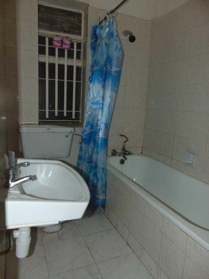 Brisk Hotel Triangle Njeru Buitenkant foto